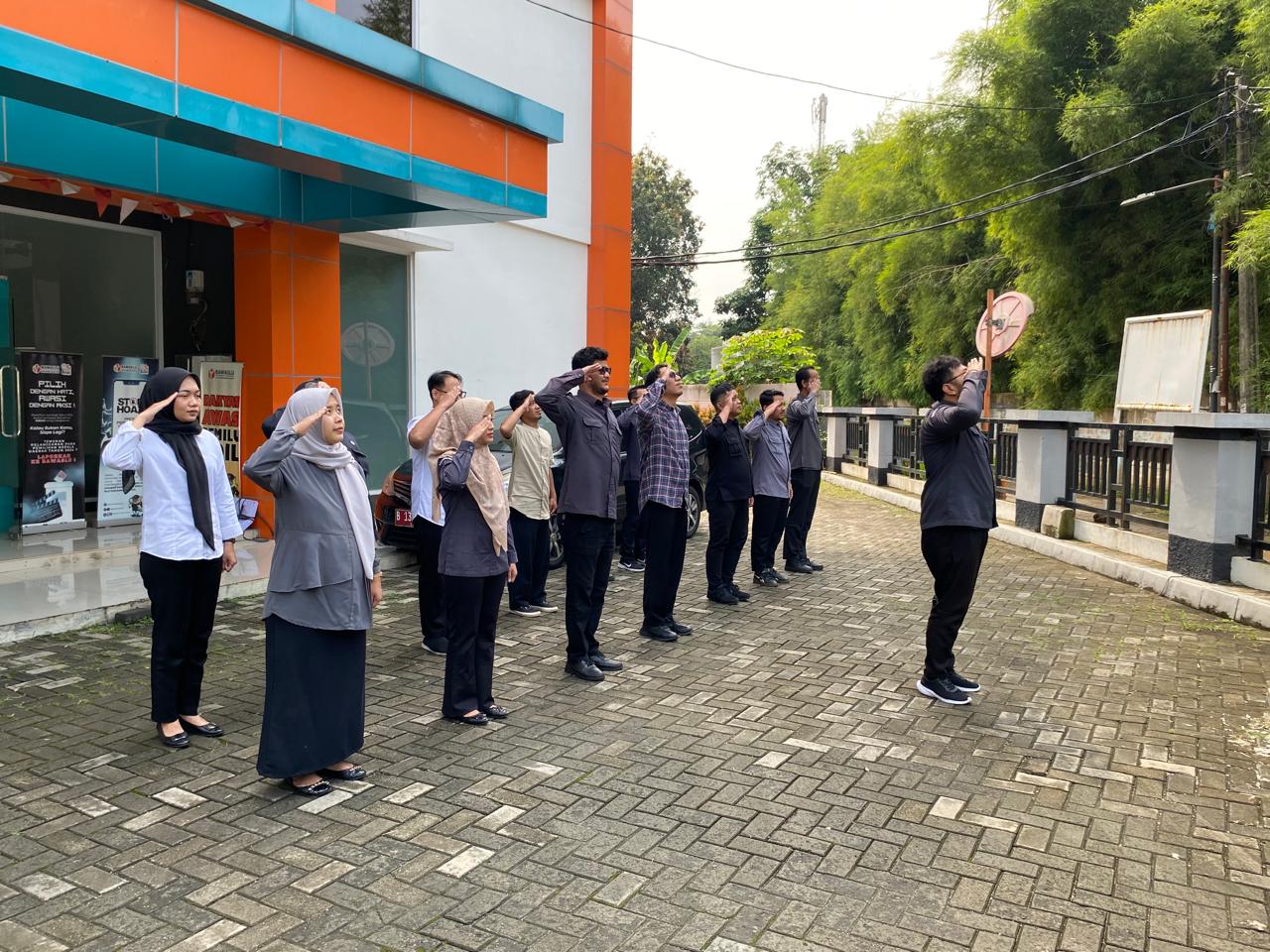Kibarkan Bendera Setengah Tiang, Bawaslu Tangsel Peringati Hari G30SPKI
