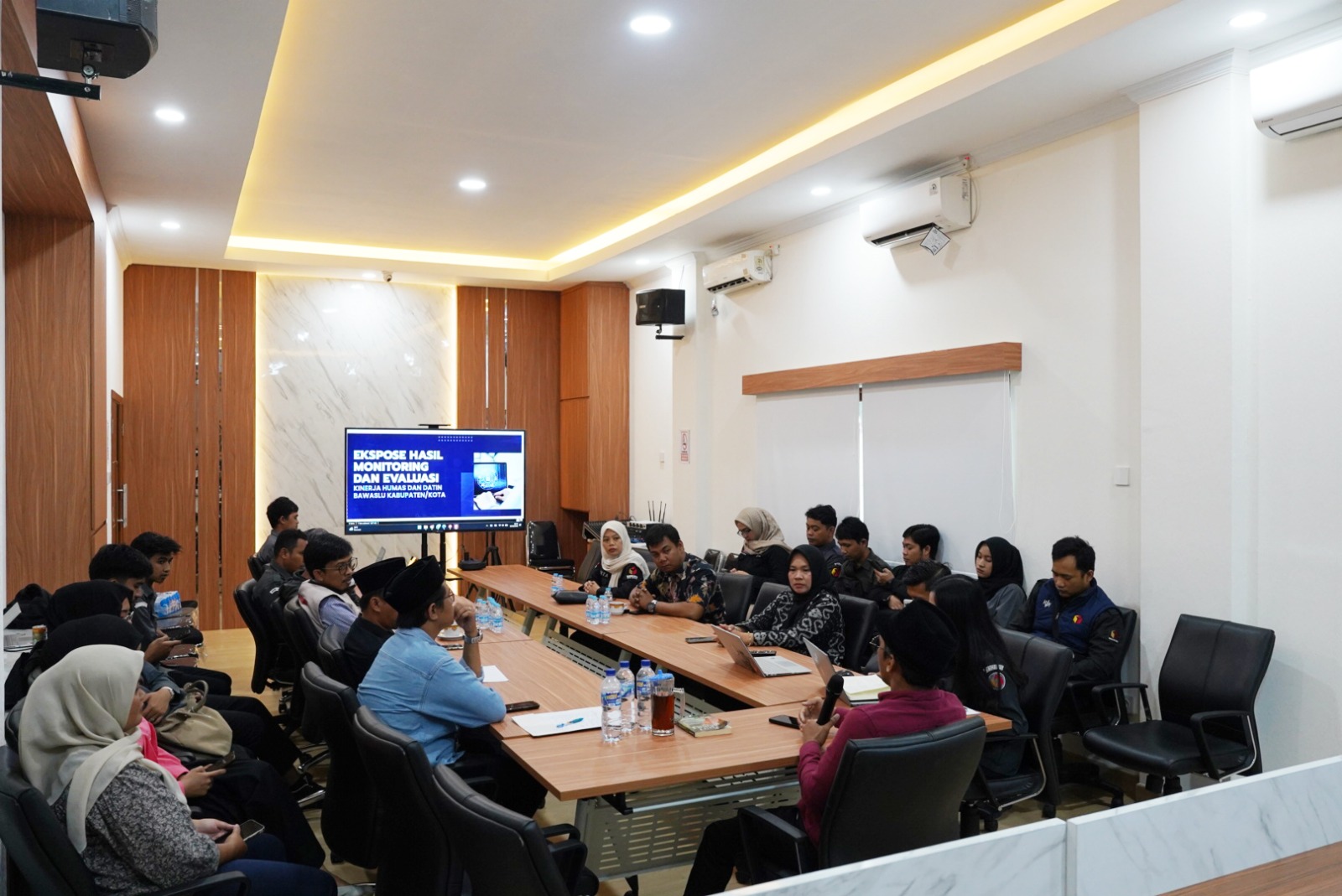 Anggota Bawaslu Provinsi Banten, Samani, menilai bahwa humas yang dinilai aktif, dalam Rapat Evaluasi Kehumasan Bawaslu KabupatenKota Tahun 2025, Selasa, (16/25).