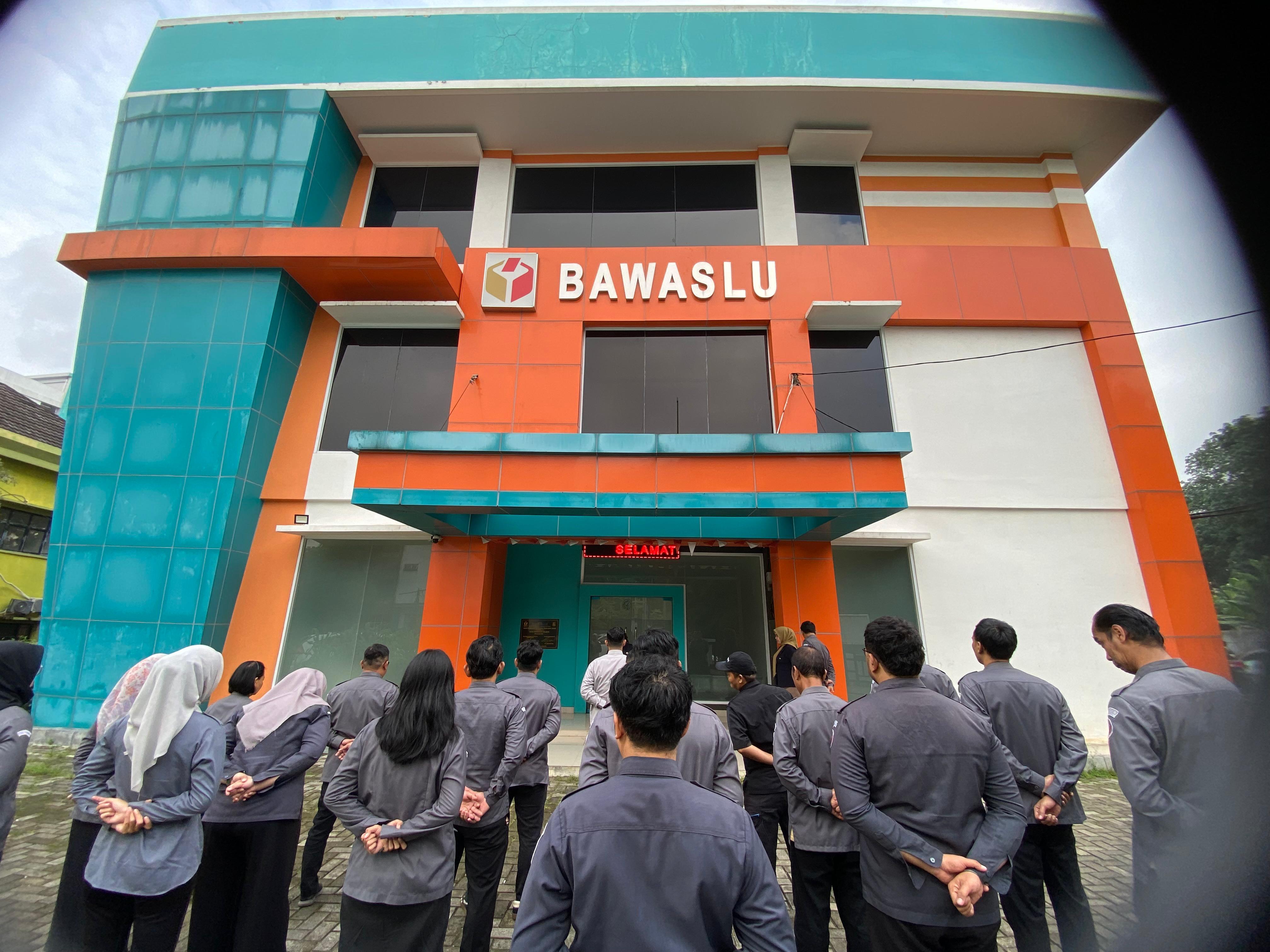 Minggu Pertama di Tahun 2026, Bawaslu Tangsel Bakar Semangat 