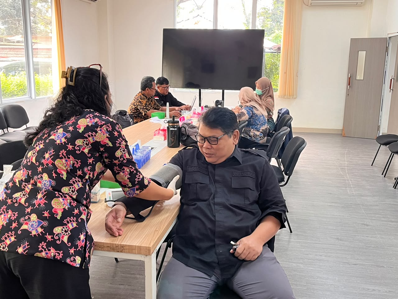 Jaga Kesehatan, Jaga Produktivitas: Bawaslu Tangsel Hadirkan Pemeriksaan Kesehatan Gratis