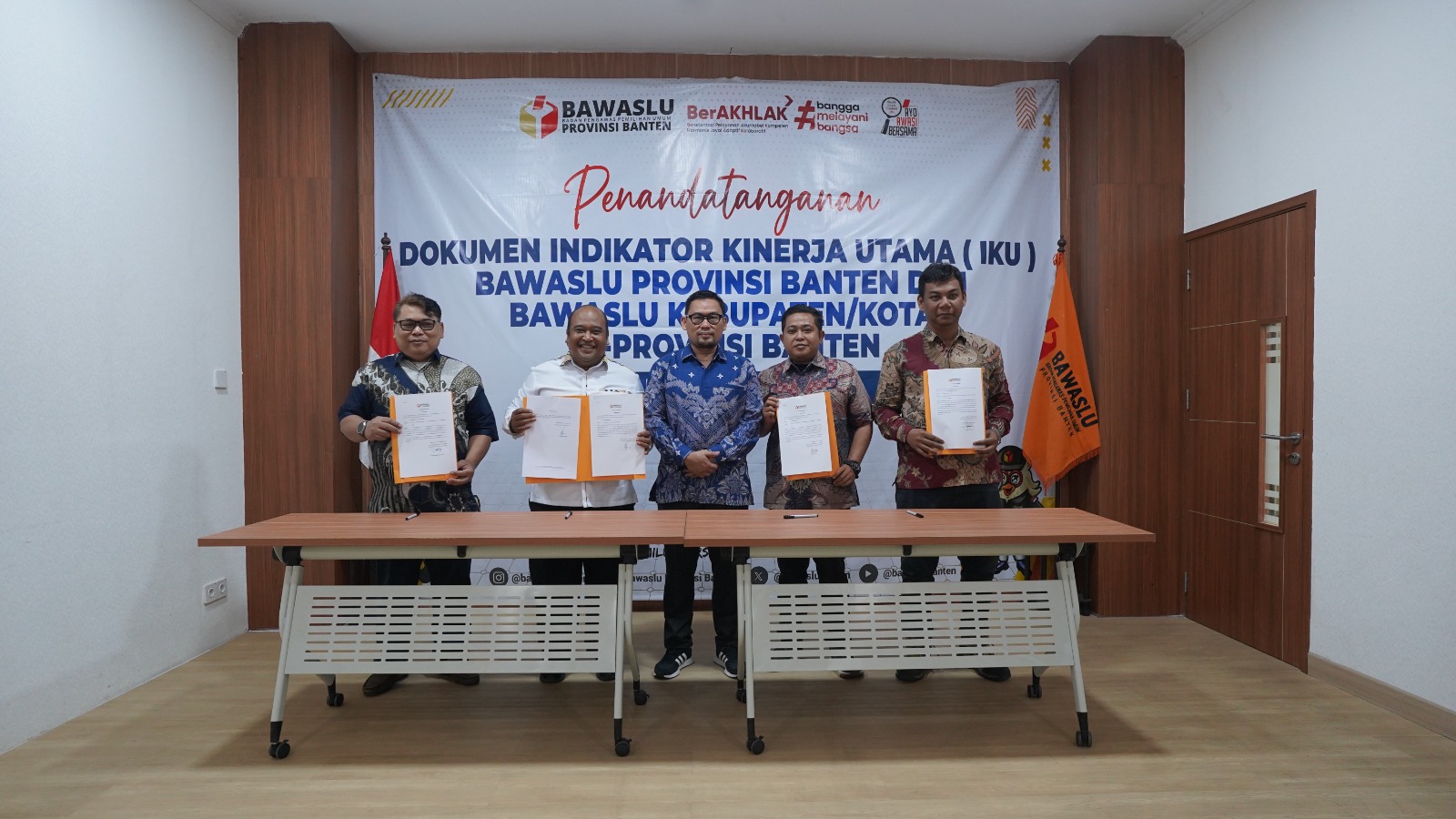Bawaslu Tangsel Ikuti Penandatanganan IKU, Perkuat Kinerja Pengawasan Pemilu