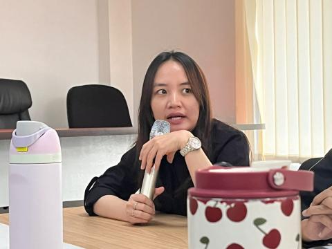 Cindy menyampaikan bahwa kegiatan ini tidak hanya berisi pemaparan materi, melainkan juga terdapat pre-test sebelumnya yang bertujuan untuk mengukur pemahaman awal peserta