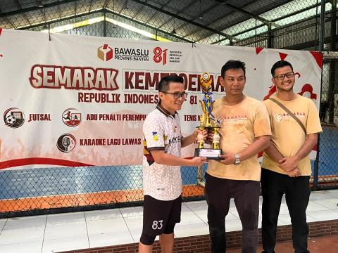 Bawaslu Kota Tangerang Selatan menjuarai dan membawa pulang Piala Juara 2 Lomba Catur dan juga memenangkan Lomba Supporter Terbaik. 
