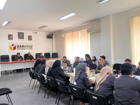 Dalam kegiatan tersebut, Bawaslu Kota Tangerang Selatan menerima penghargaan atas capaian indikator program kerja dalam evaluasi program kerja Bulan Agustus Tahun 2026 Bawaslu se-Provinsi Banten pada kategori Peningkatan Kapasitas Terbanyak. Penghargaan tersebut menjadi bagian dari capaian kelembagaan Bawaslu Kota Tangerang Selatan dalam melaksanakan program kerja, khususnya yang berkaitan dengan peningkatan kapasitas sumber daya manusia dan penguatan kompetensi jajaran.