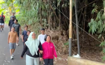 Bawaslu Kota Tangerang Selatan melaksanakan kegiatan “Jumat Sehat”. Jumat, (1/8).