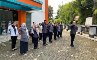 Kibarkan Bendera Setengah Tiang, Bawaslu Tangsel Peringati Hari G30SPKI