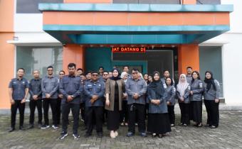Apel Rutin Senin Pagi dilingkungan Bawaslu Kota Tangerang Selatan
