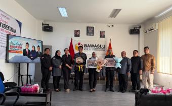 Pisah Sambut Plt Kasek dan Kasubbag di Lingkungan Bawaslu Kota Tangerang Selatan