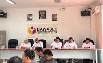 Bawaslu Kota Tangerang Selatan Laksanakan Briefing Rutin, Tingkatkan Kapasitas Jajaran